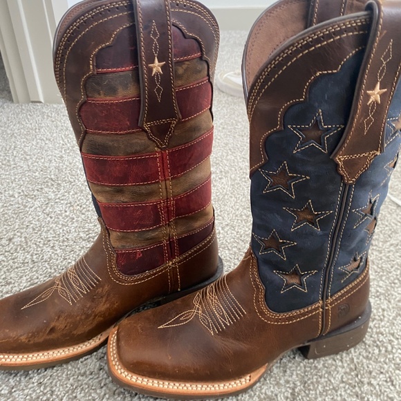 Boot - Picture 2 of 3